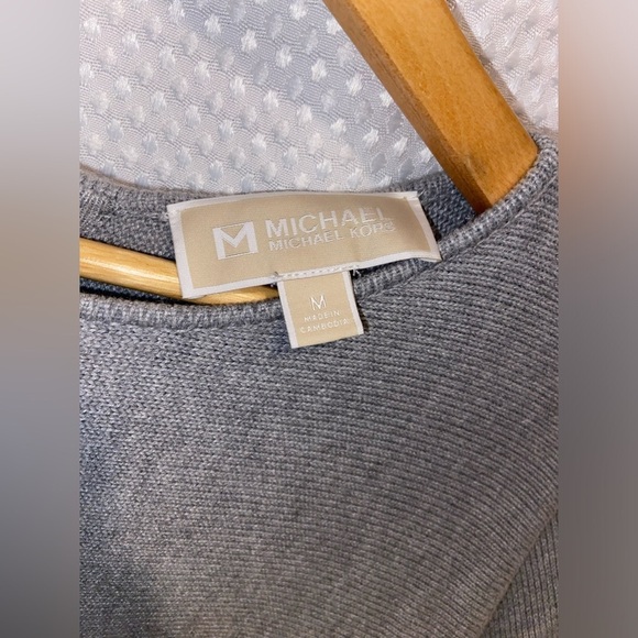 Women’s Michael KORS light gray knit sweater size medium - Picture 8 of 15